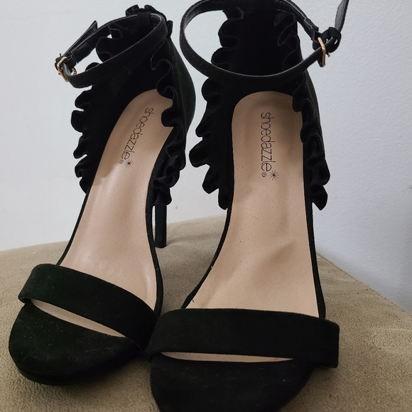 Shoedazzle Alyssa Suede Black Ruffle Heel - Picture 5 of 5